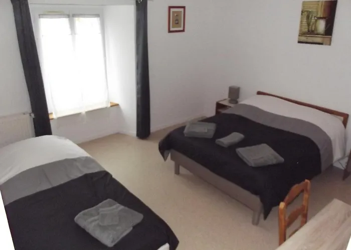 Vallee De La Douve Otel